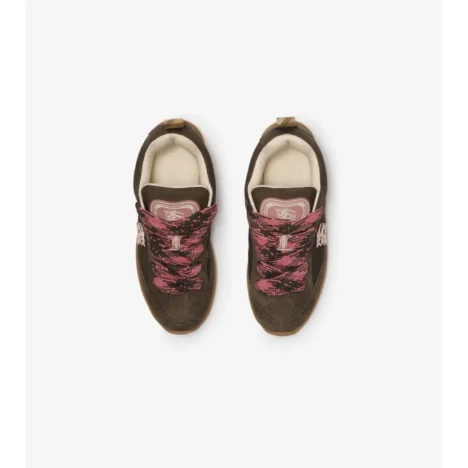 Arc-Sneaker aus Wildleder und Mesh