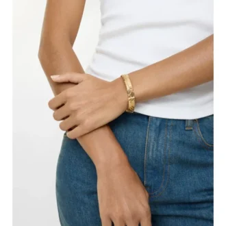 Armband mit eingraviertem Karomuster