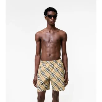 Badehose mit Karomuster
