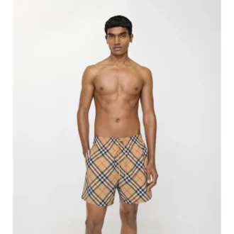 Badehose mit Karomuster