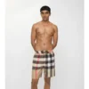 Badehose mit Karomuster