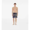 Badehose mit Karomuster