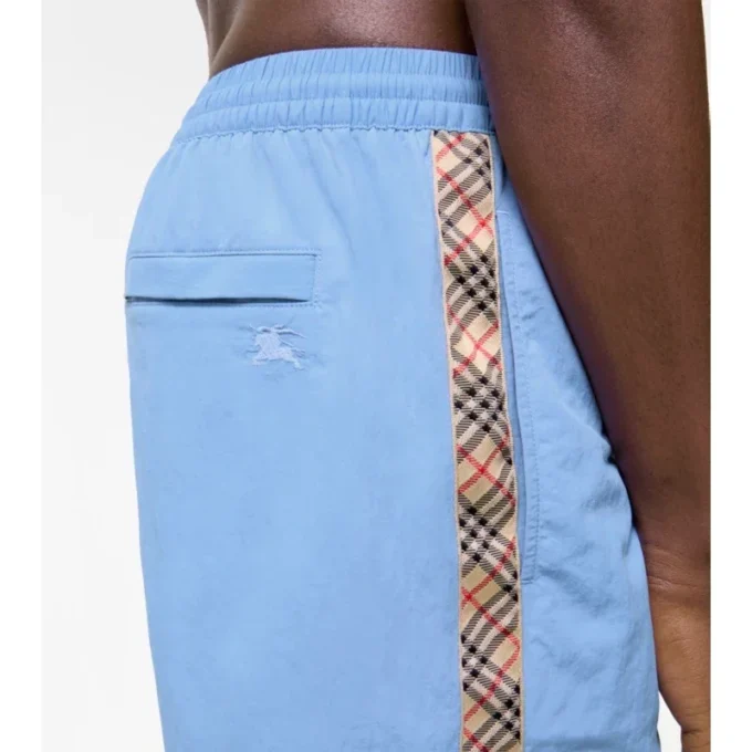 Badehose mit Karomuster