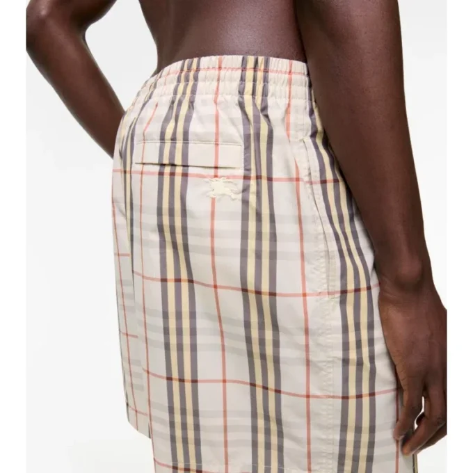 Badehose mit Karomuster