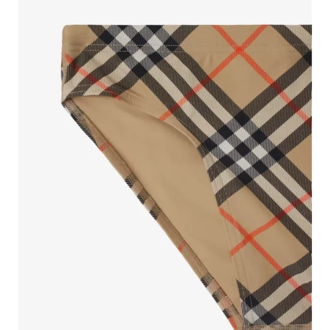 Badehose mit Karomuster