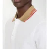 Baumwoll-Poloshirt mit Logo am Kragen