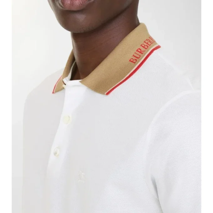 Baumwoll-Poloshirt mit Logo am Kragen