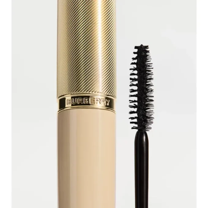 Beyond Volume Mascara – Intense Black Nr. 01