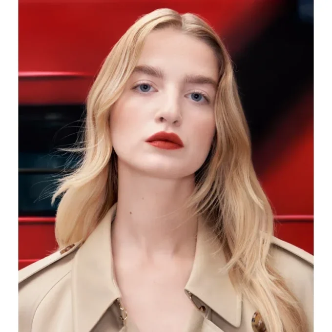 Burberry Brit Matte Lip Veil – English Oak Nr. 652