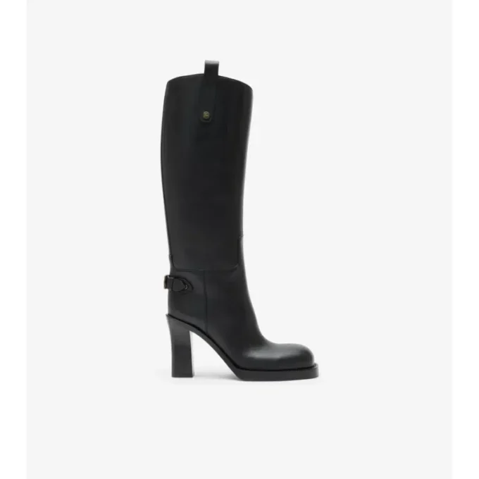 Cavalier-Stiefel mit Absatz aus Leder