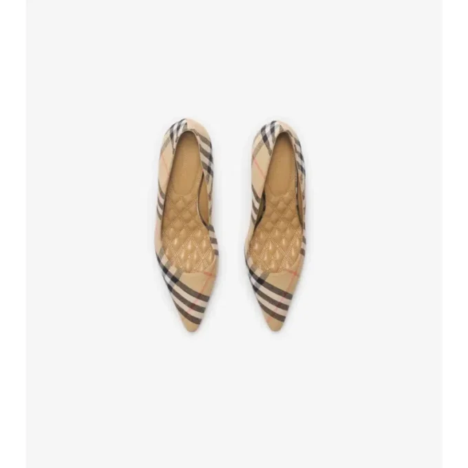 Check Dame Pumps