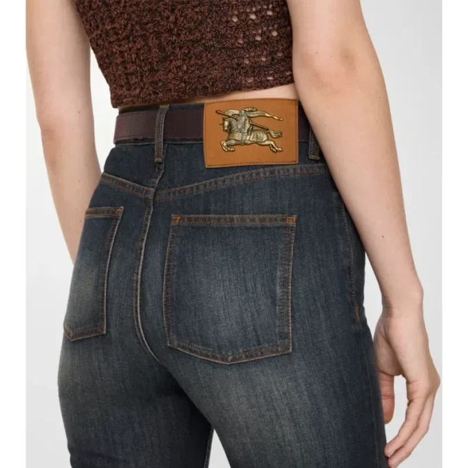 Hoch geschnittene Bootcut-Jeans