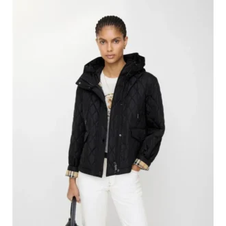 Kurze, gesteppte Nylon-Kapuzenjacke