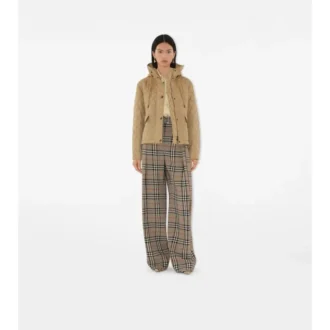 Kurze, gesteppte Nylon-Kapuzenjacke