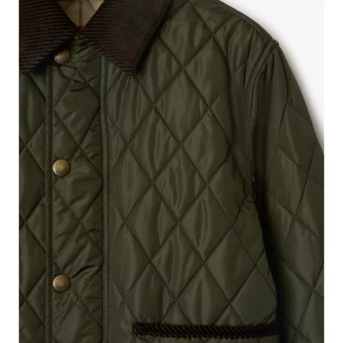 Kurze, gesteppte Nylonjacke