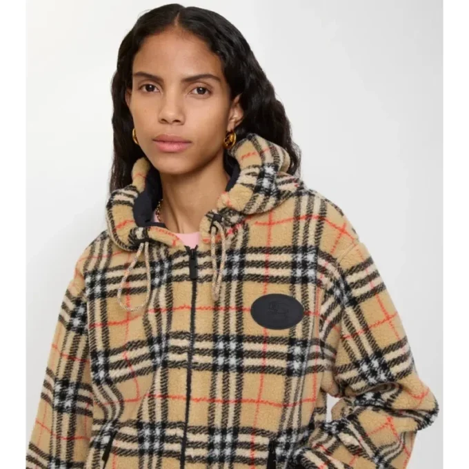Kurze Kapuzenjacke aus Karofleece
