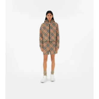 Kurze, wendbare Jacke mit Karomuster