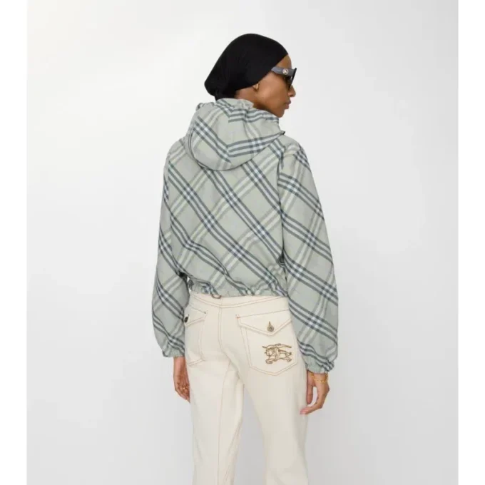 Kurze, wendbare Jacke mit Karomuster
