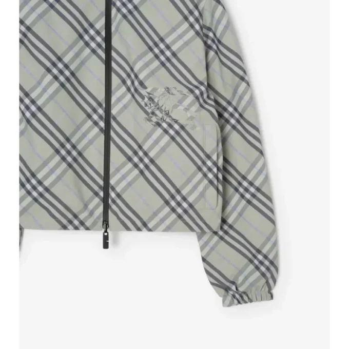 Kurze, wendbare Jacke mit Karomuster