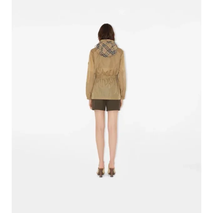 Kurzer Nylon-Parka mit Karomuster