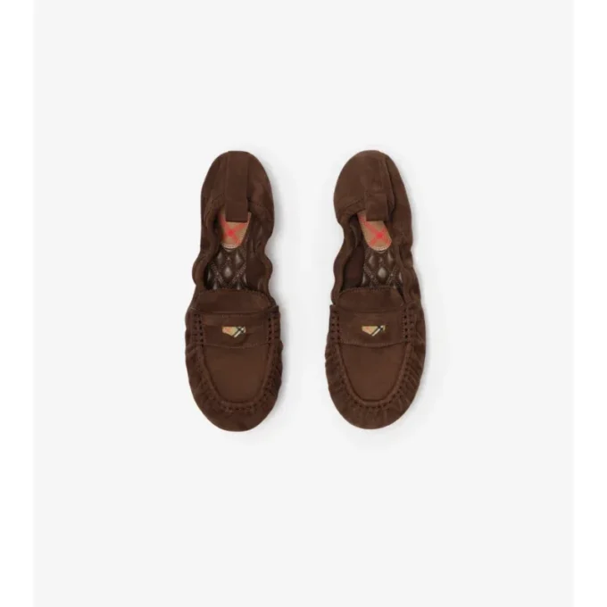 Loafer aus hellbraunem Wildleder