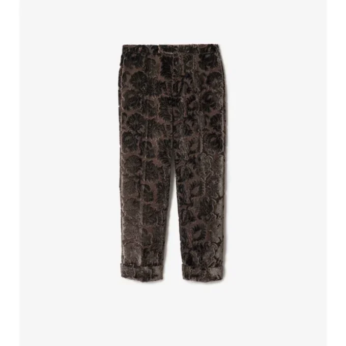 Maßgeschneiderte Hose aus Weinreben-Samt