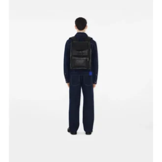Rucksack mit geprägter Karomusterung
