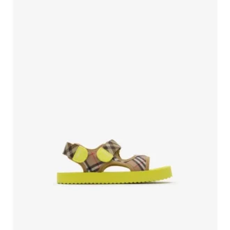 Sandalen mit Karomuster