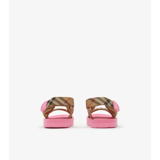 Sandalen mit Karomuster