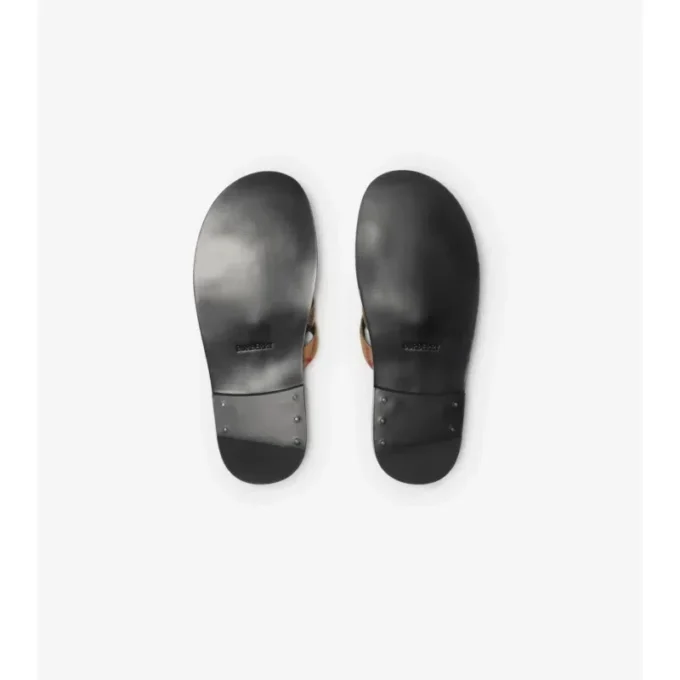 Sandalen mit Karomuster und Lederbesatz 
