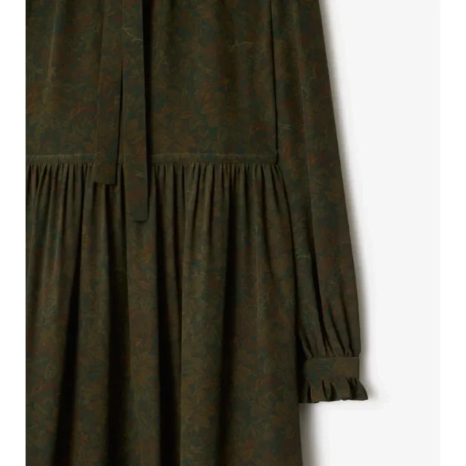 Seidenkleid mit Blattmuster