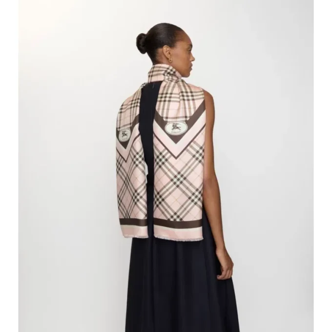 Seidenschal mit Burberry-Karomuster