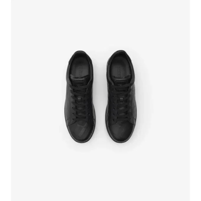 Sneaker aus geprägtem Leder mit Karomuster 