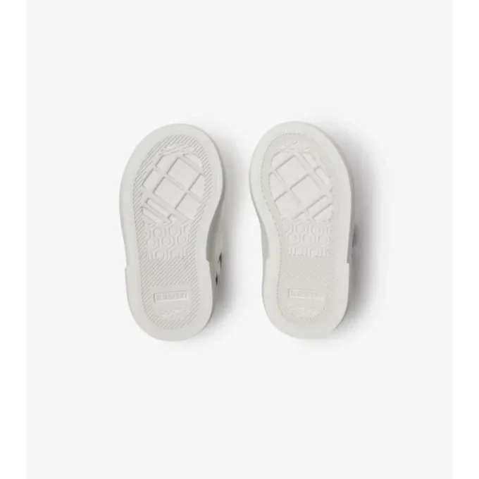Sneaker mit Karomuster und Leder