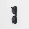 Sonnenbrille mit rechteckigem Rahmen und Logo-Detail