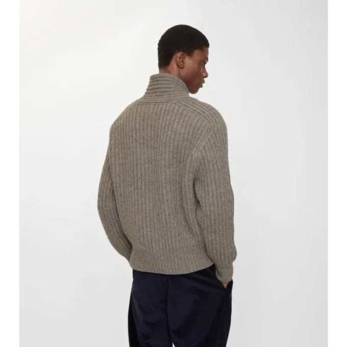Wollpullover mit Schalkragen